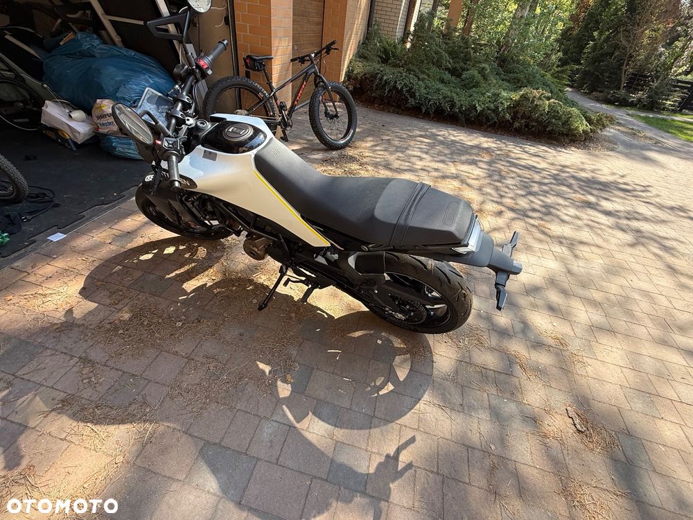 Husqvarna Vitpilen - 3