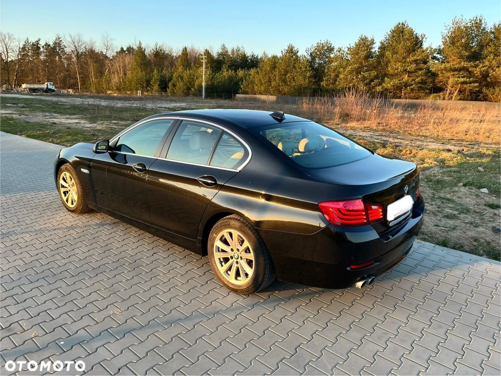 BMW Seria 5 525d xDrive Sport-Aut Luxury Line - 9