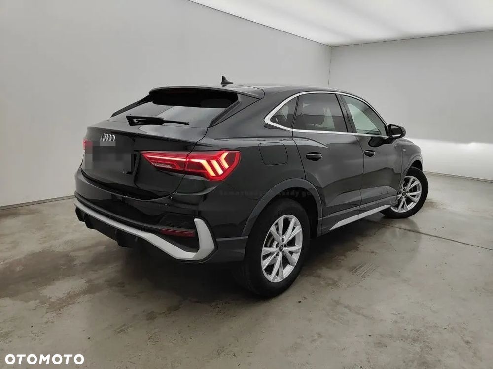 Audi Q3 Sportback - 3