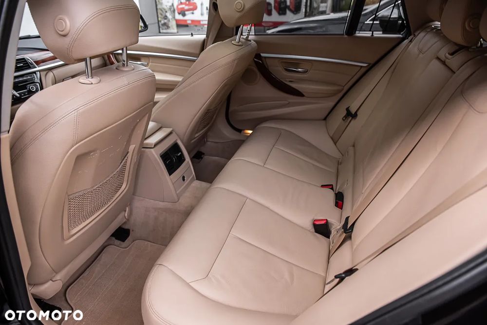 BMW Seria 3 320i Touring Edition Luxury Line Purity - 26