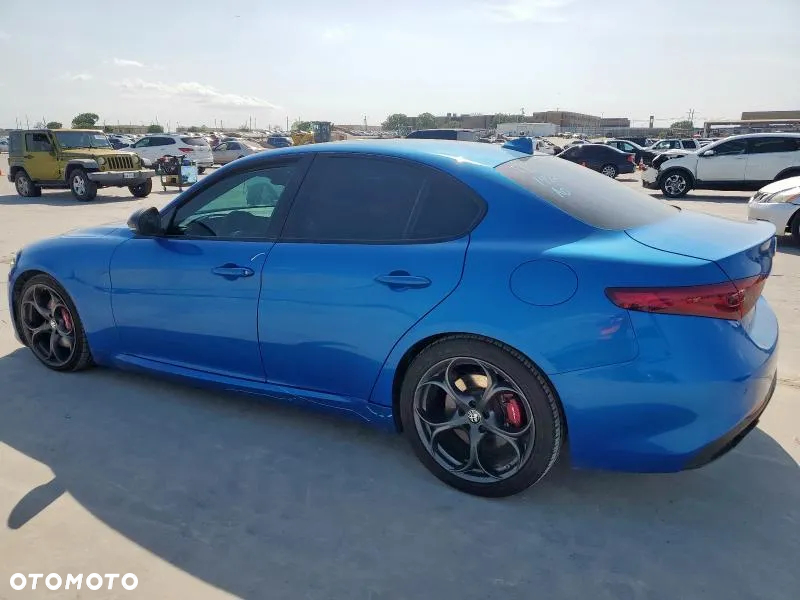 Alfa Romeo Giulia - 4