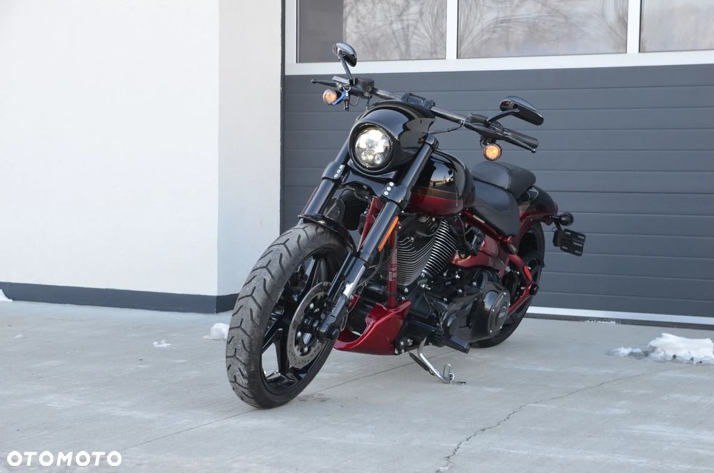 Harley-Davidson Softail Breakout - 16