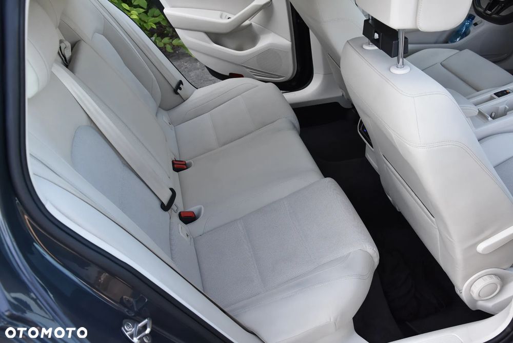 Volkswagen Passat 2.0 TDI BMT Comfortline - 22