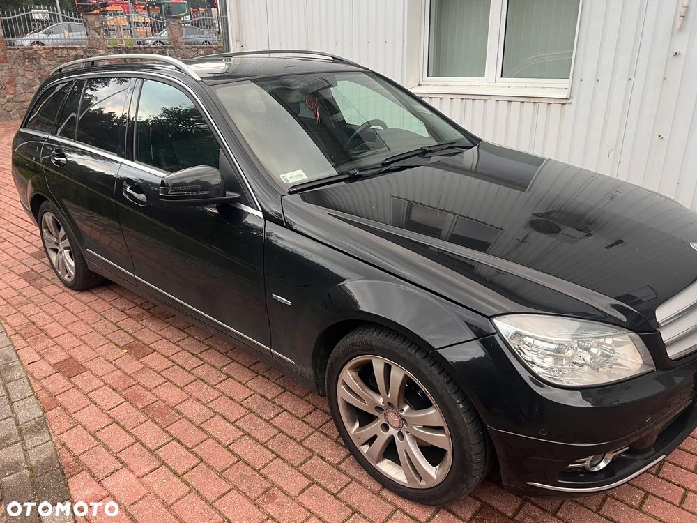 Mercedes-Benz Klasa C 180 T CGI Automatik BlueEFFICIENCY Avantgarde - 2