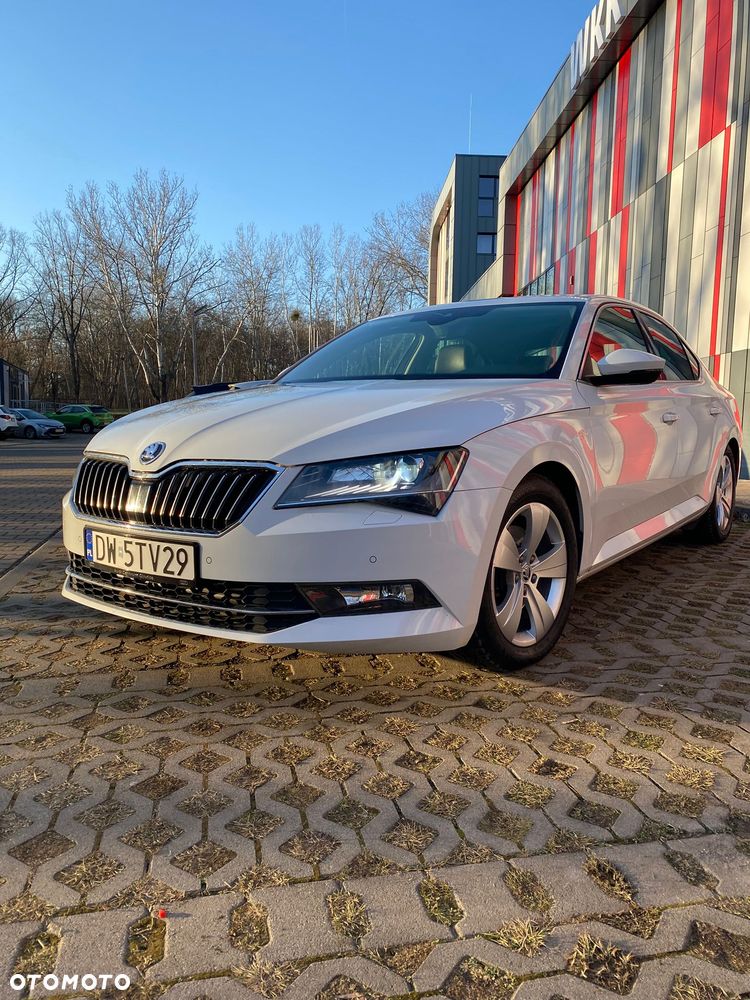 Skoda Superb 2.0 TDI L&K DSG - 2