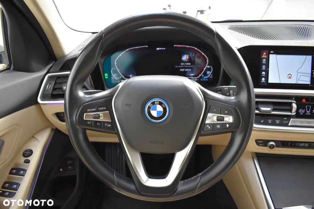 BMW Seria 3 320e Luxury Line - 21