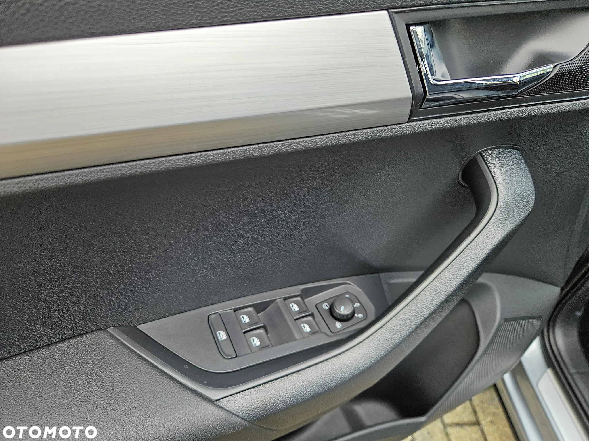 Skoda Karoq 1.5 TSI ACT GPF 4x2 Ambition - 11