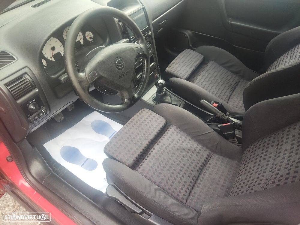 Opel Astra Caravan 1.4i 16V - 12