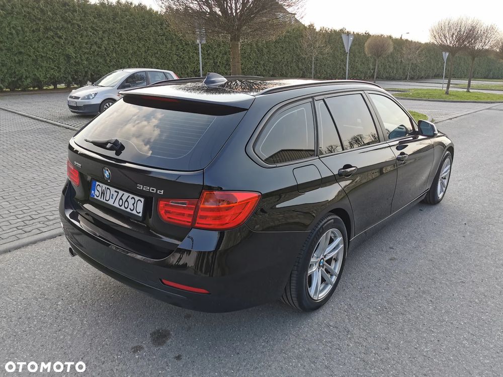 BMW Seria 3 320d xDrive - 11