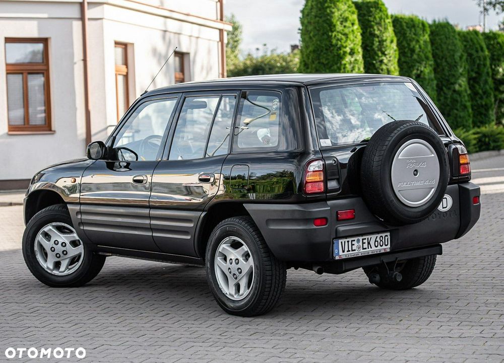 Toyota RAV4 2.0 GLi - 15