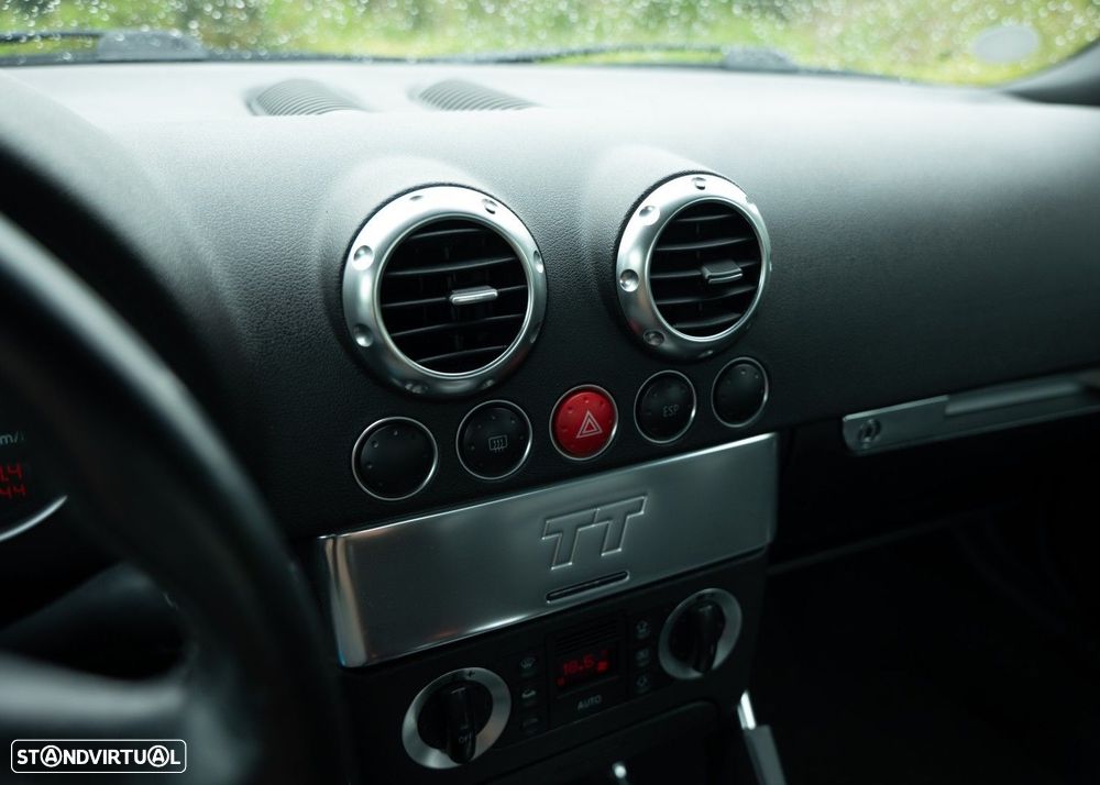 Audi TT Roadster 1.8 T - 28