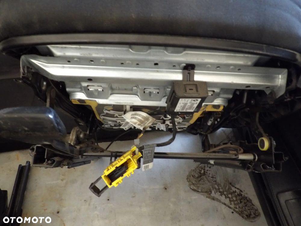 BMW - E81,X1 - FOTELE , KANAPA , BOCZKI - OGRZEWANE - KOMPLET - 5