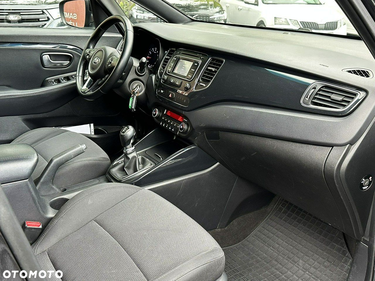 Kia Carens 1.6 GDI L - 18