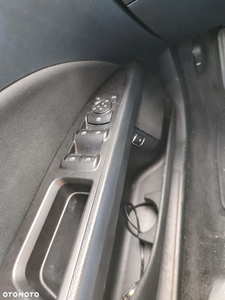 Ford Fusion - 14