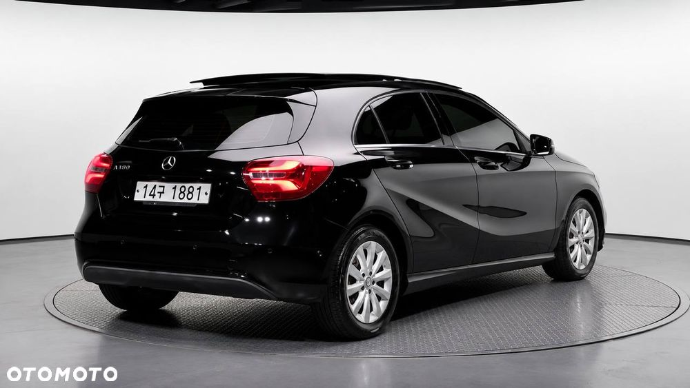 Mercedes-Benz Klasa A 200 7G-DCT Peak Edition - 3