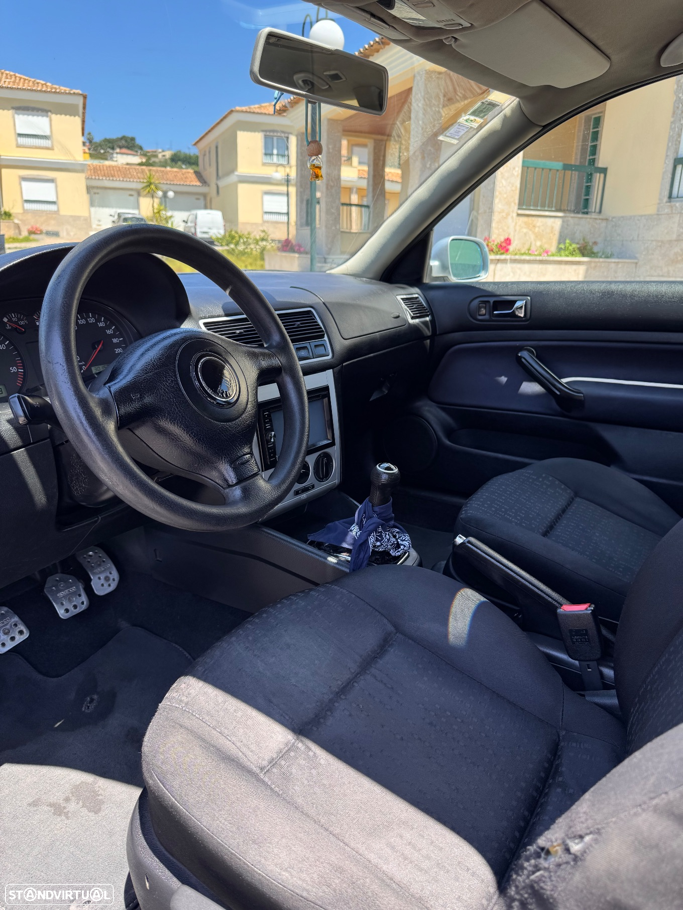 VW Golf 1.9 TDi 25 Anos - 11