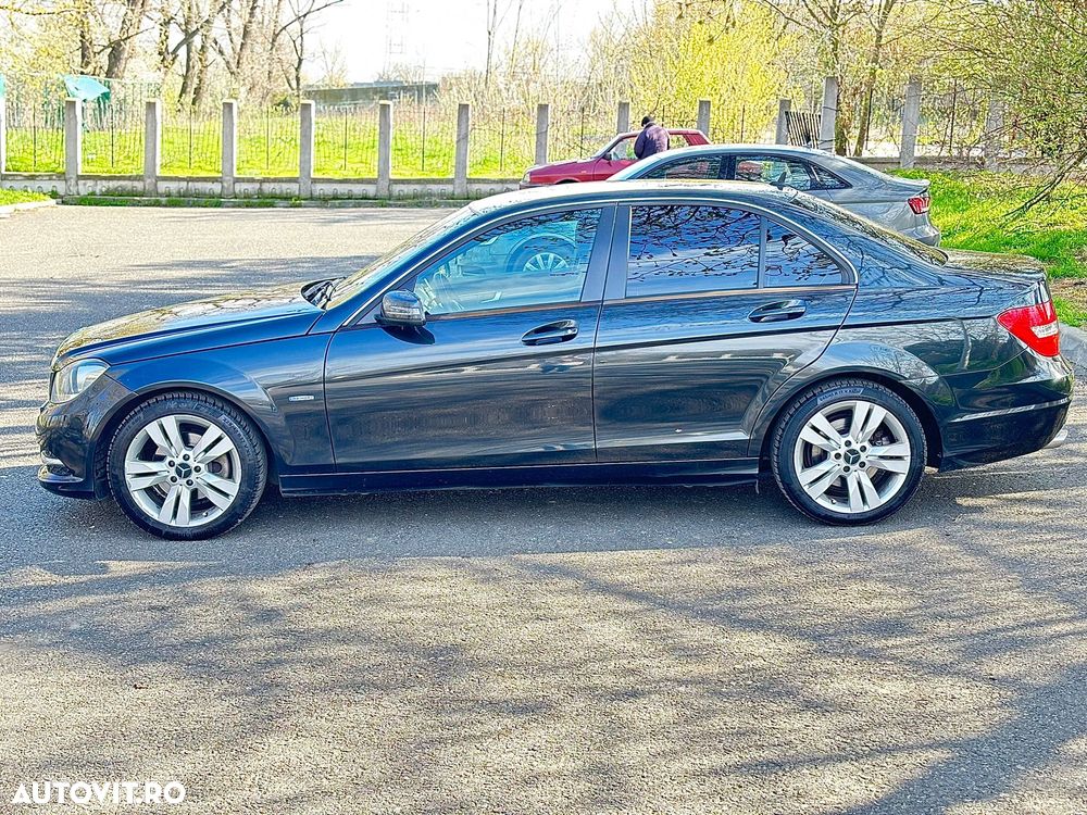 Mercedes-Benz C 200 CGI BlueEFFICIENCY - 3