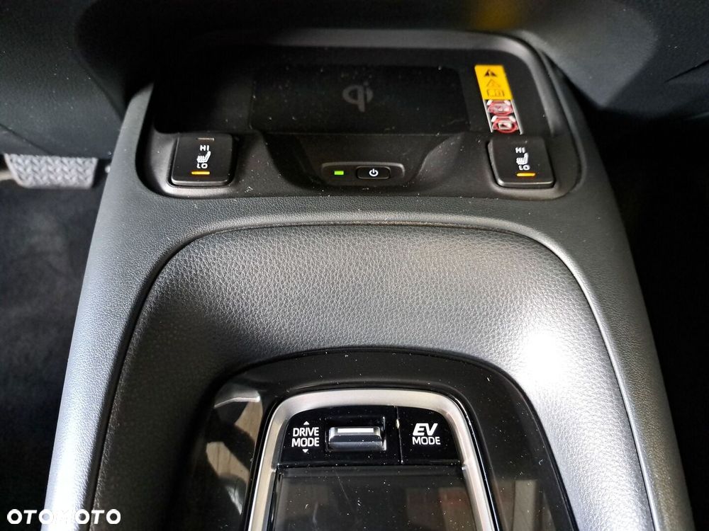 Toyota Corolla 1.8 Hybrid Comfort - 28