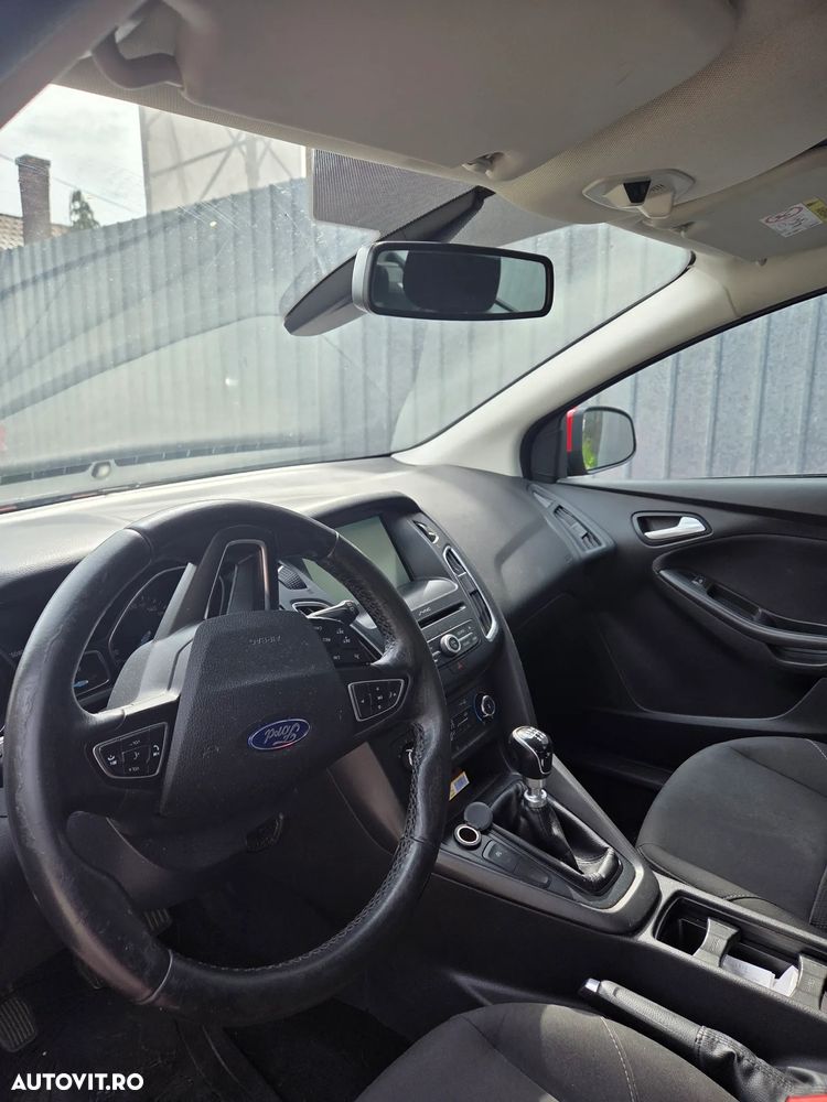 Ford Focus - 8