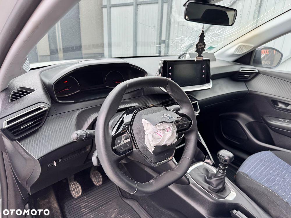 Peugeot 208 - 9