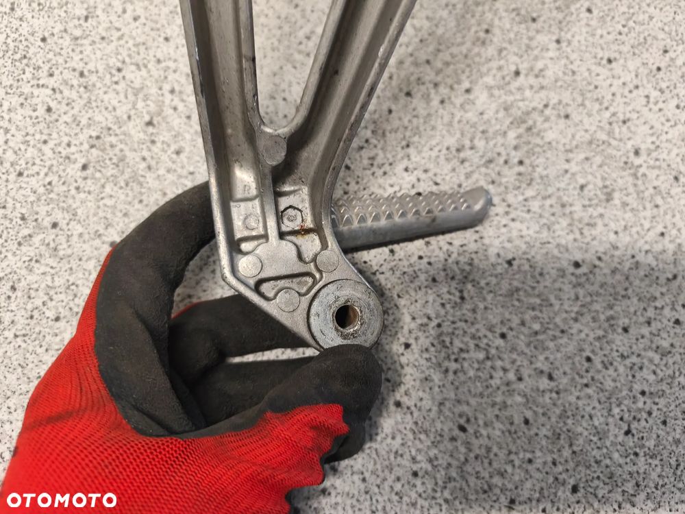 Set prawy tył, podnożek pasażera Honda CBR 900RR CBR900 RR CBR900RR CBR 900 RR - 10