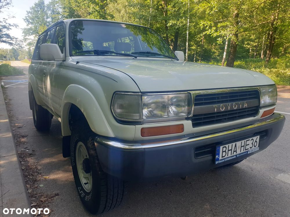 Toyota Land Cruiser - 2