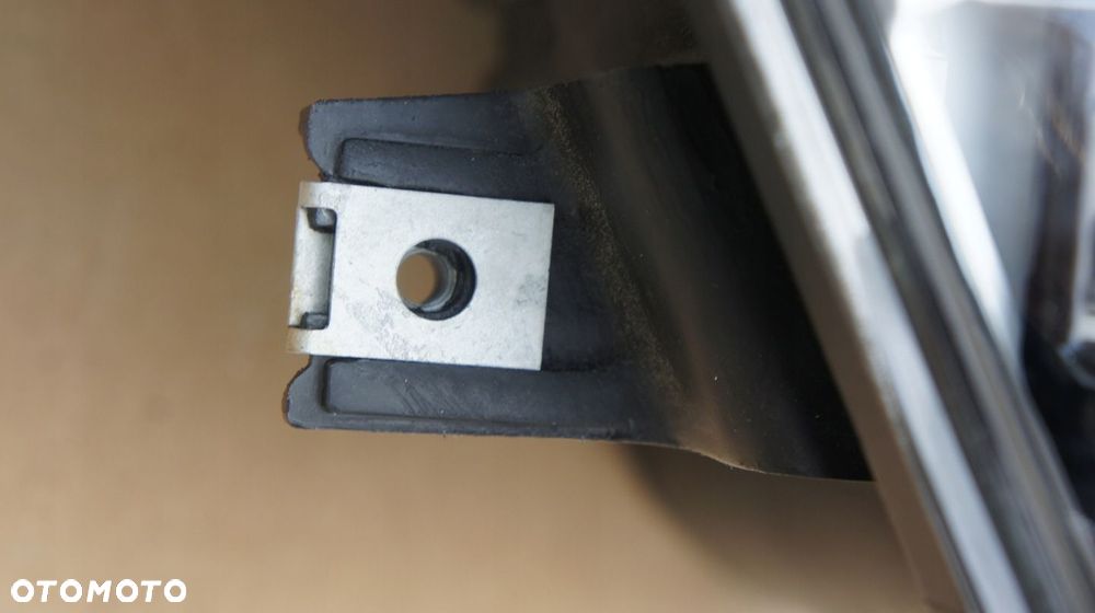 PRZEDNIA LEWA LAMPA FORD RANGER VI 6 LED - 5