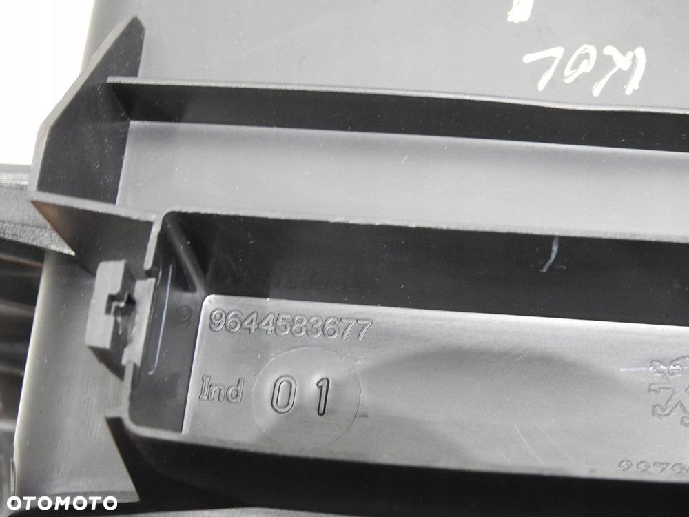 OSŁONA SŁUPKA ŚRODKOWEGO PRAWA B PEUGEOT 407 - 8