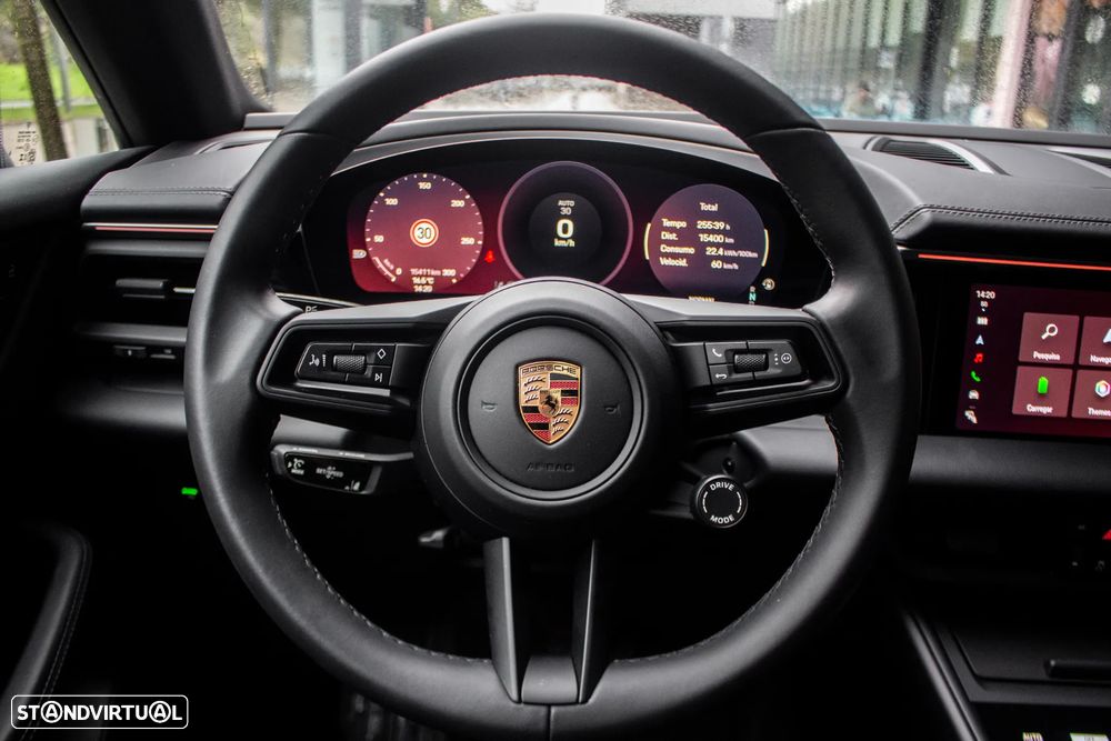 Porsche Macan Electric 4 - 14