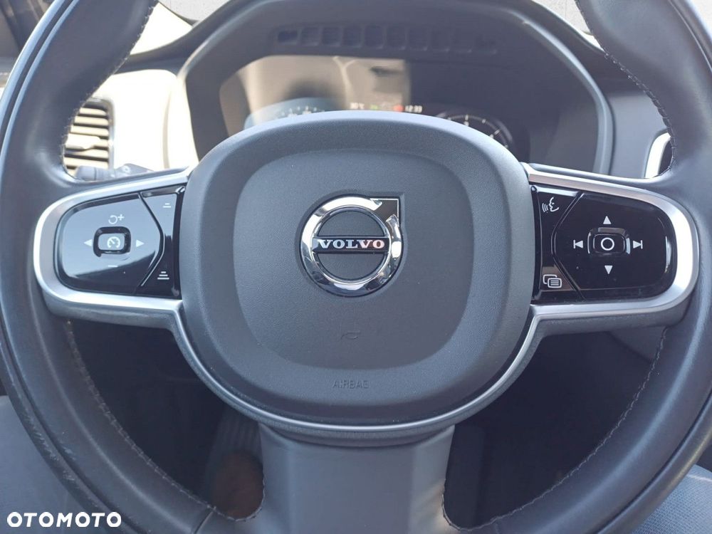 Volvo XC 90 - 21