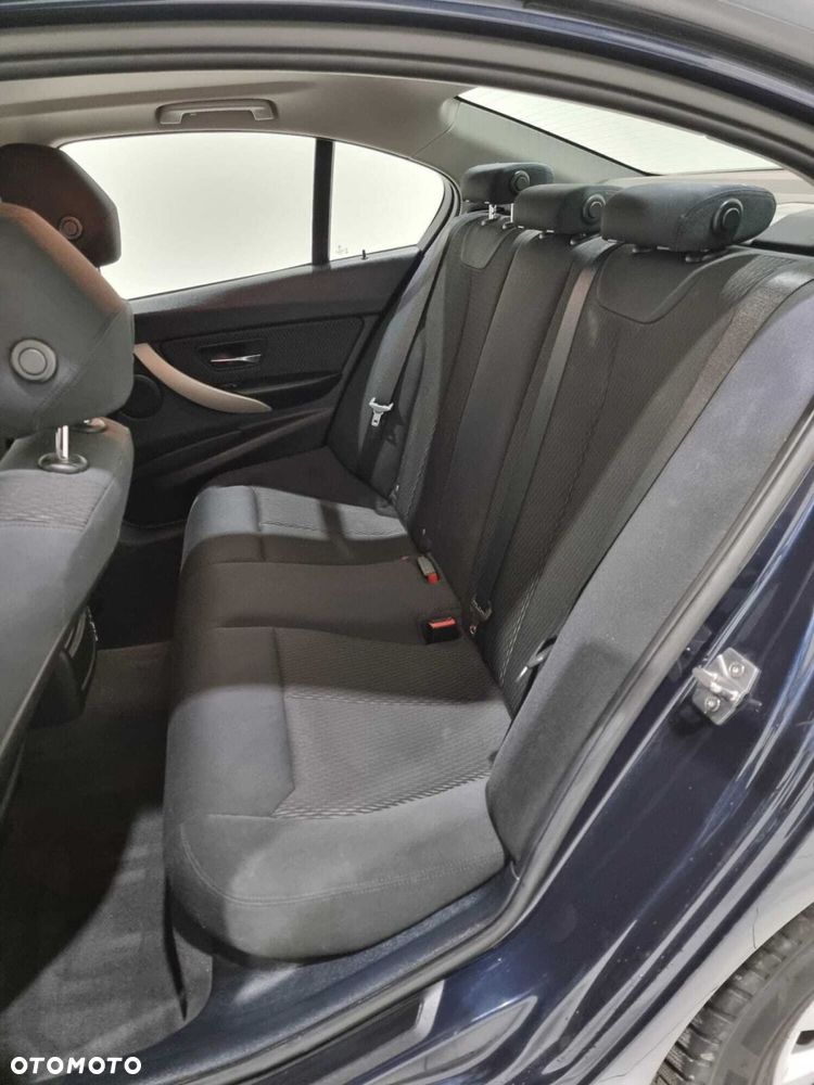 BMW Seria 3 - 23
