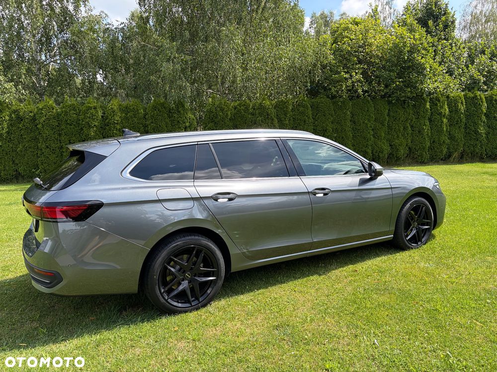 Volkswagen Passat - 12