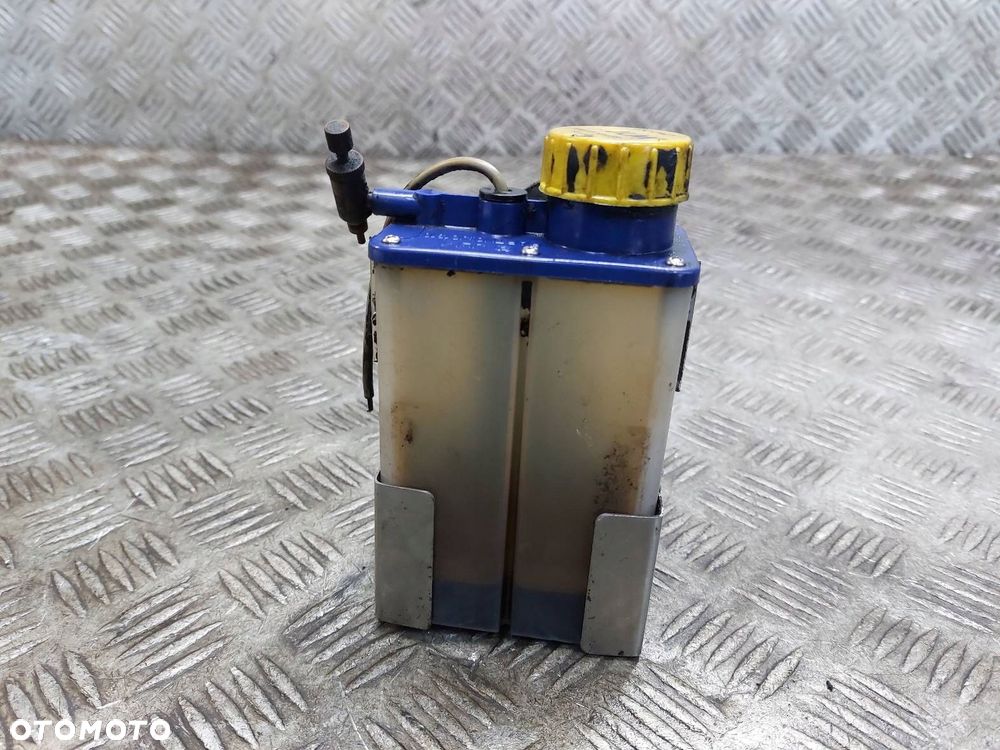 ZBIORNIK LUBRYFIKACJI ZAWORÓW LPG - 4