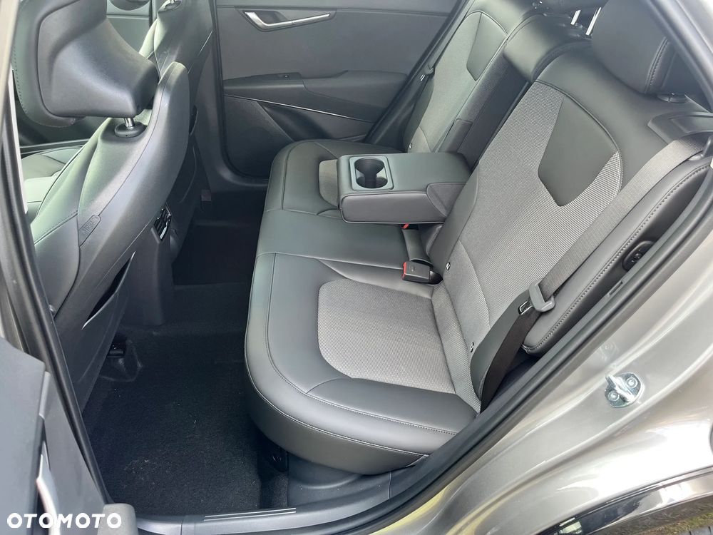 Kia Niro 1.6 GDI Hybrid Business Line - 32
