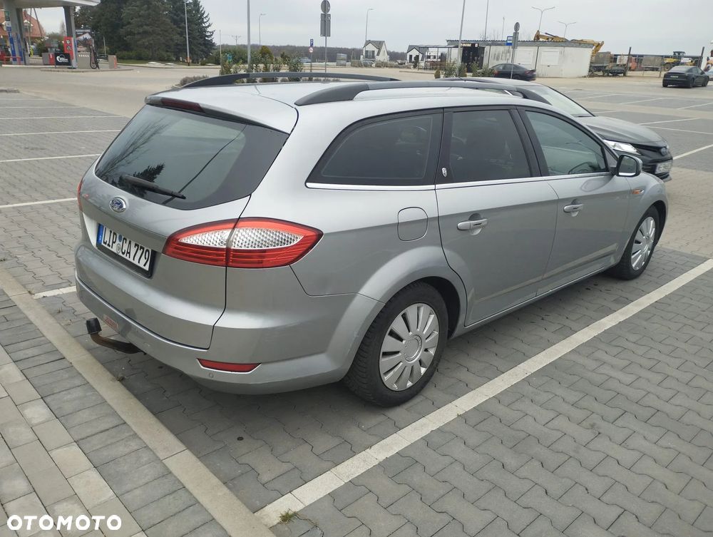 Ford Mondeo SW 2.0 Ghia Executive - 4