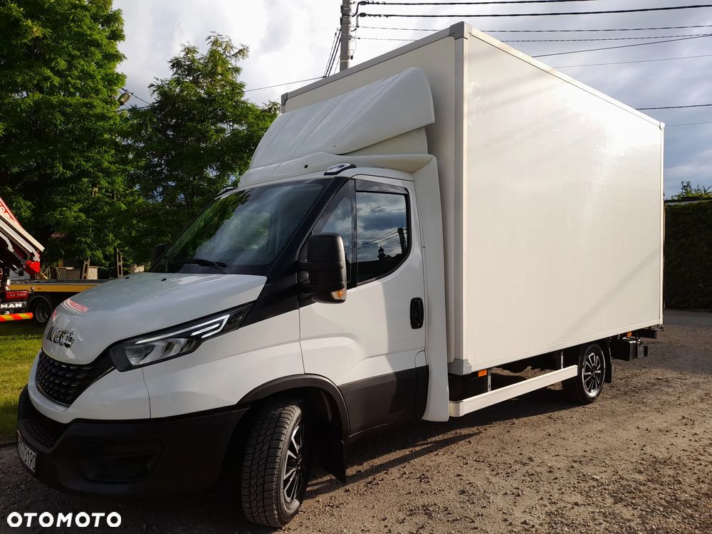 Iveco DAILY 35s180 silnik 3.0 180koni HI-matic Automatyczna skrzynia biegów FULL Wyposażenie!!! KONTENER 8 PALET 430X220X240 wysoki!! winada PALFINGER  Polski salon GWARANCJA przebiegu!!! - 11