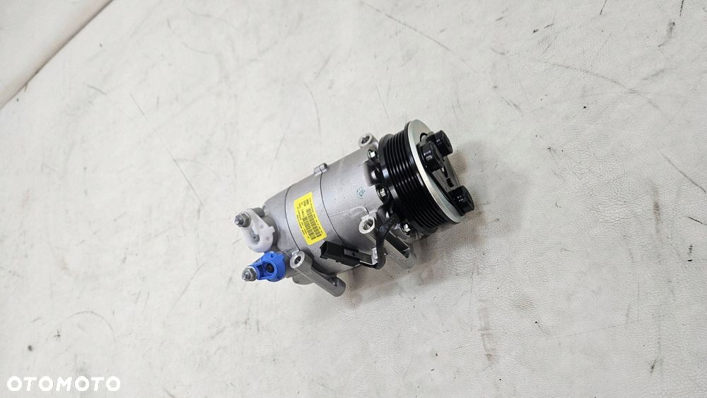 sprężarka kompressor klimatyzacji ford range rover av61-19d629-dc - 2