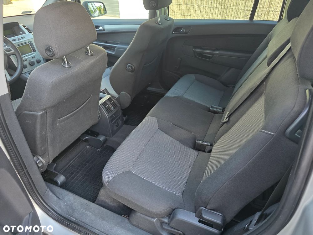Opel Zafira 1.8 Essentia - 10