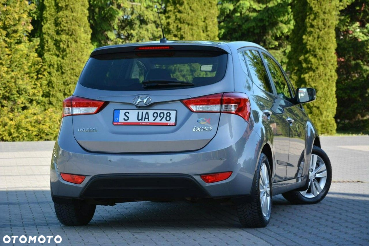Hyundai ix20 1.6 Premium blue - 14