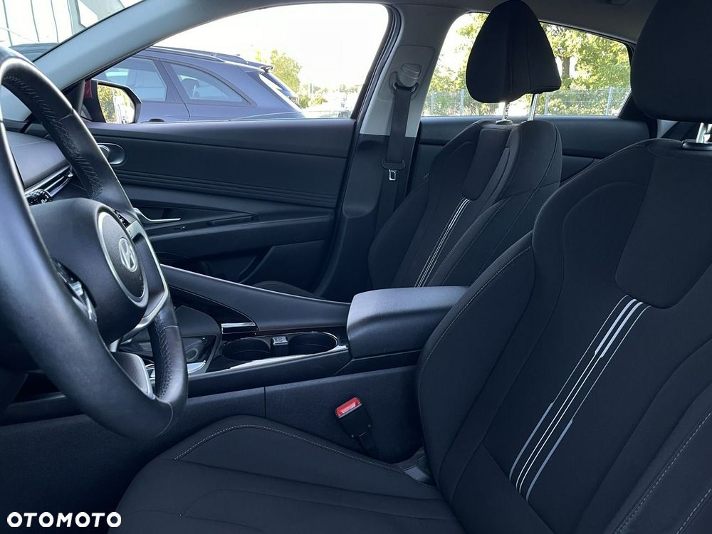 Hyundai Elantra - 15