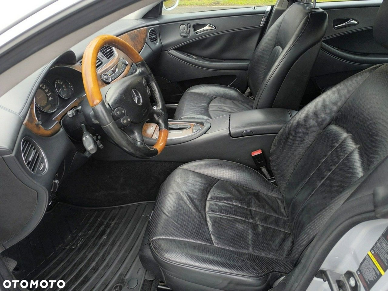 Mercedes-Benz CLS - 13