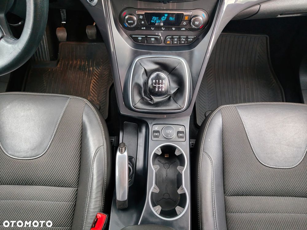 Ford Kuga 2.0 TDCi FWD Titanium - 23