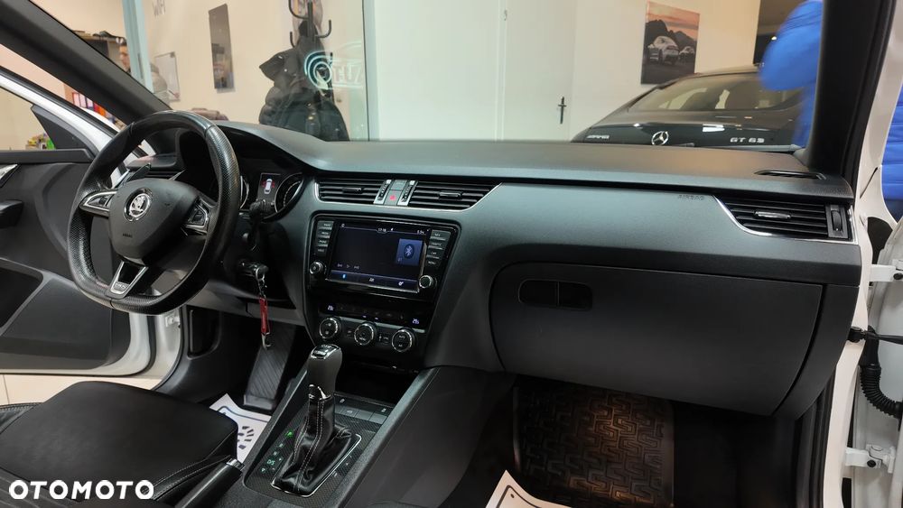 Skoda Octavia 2.0 TDI SCR RS DSG - 25