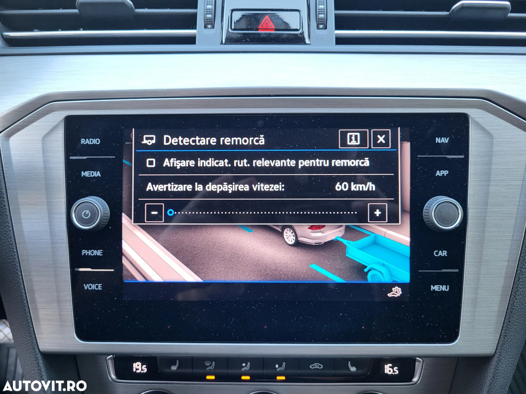 Volkswagen Passat 2.0 TDI Advance - 27