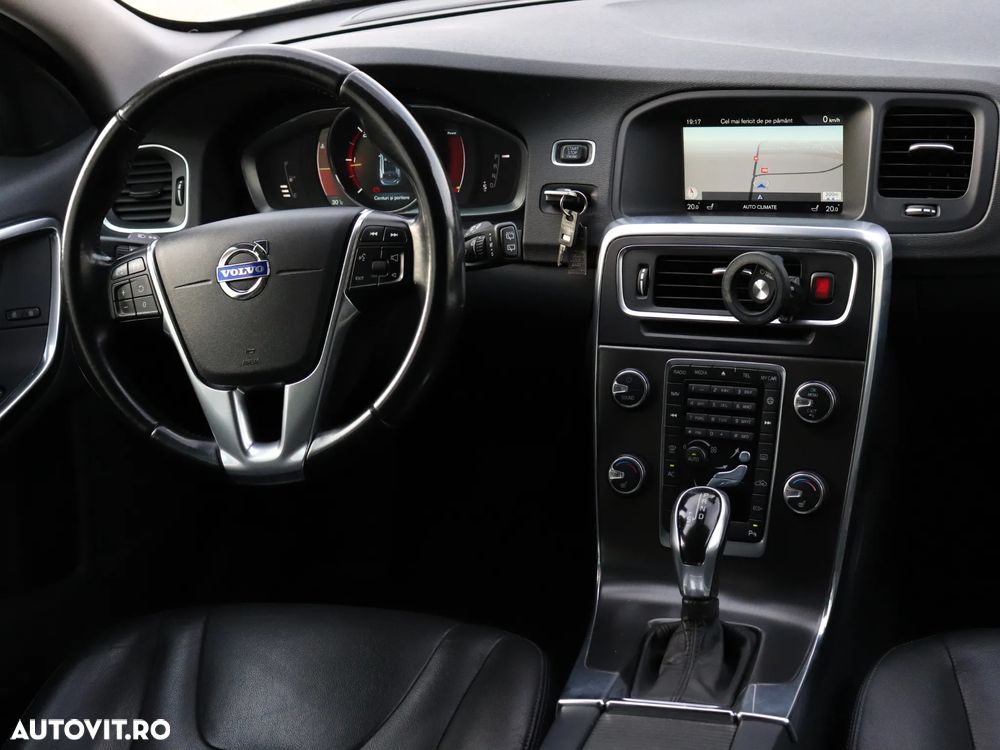 Volvo V60 D4 Geartronic Momentum - 23
