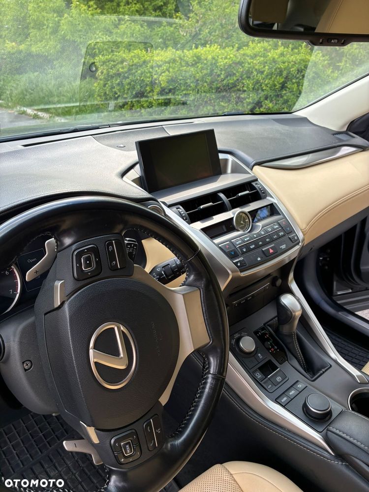 Lexus NX 200t Prestige AWD - 4