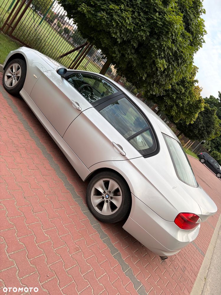BMW Seria 3 318i - 8