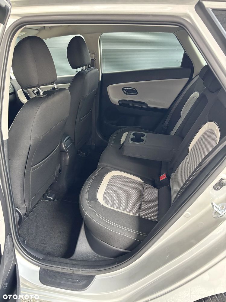 Kia Ceed 1.6 GDI Dream Team Edition - 7