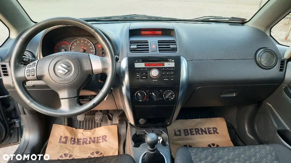 Suzuki SX4 1.6 GLX / Comfort - 9