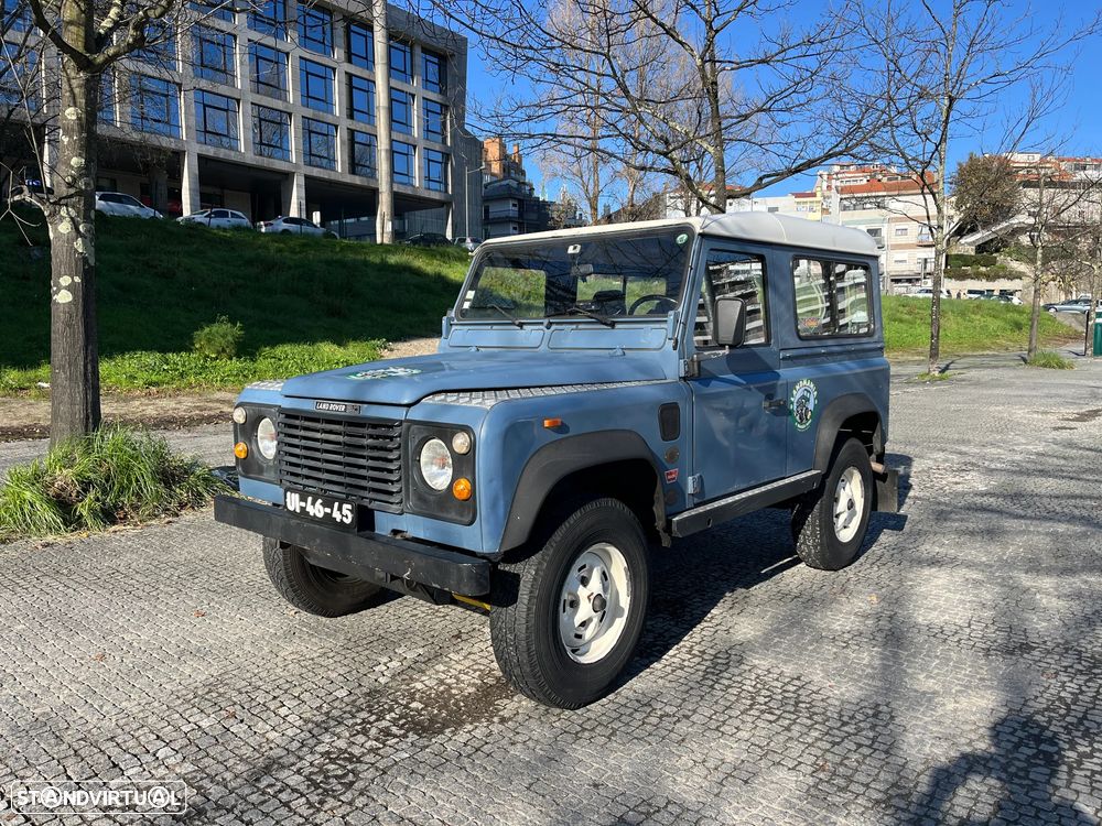 Land Rover Defender - 2